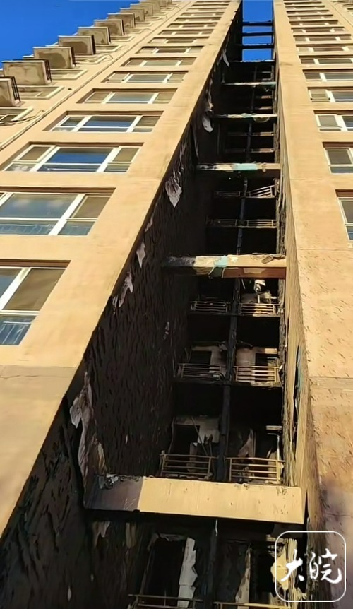 天津小区发生火灾 30多户房屋受损 宠物被熏死万幸的是火灾没有造成人员伤亡