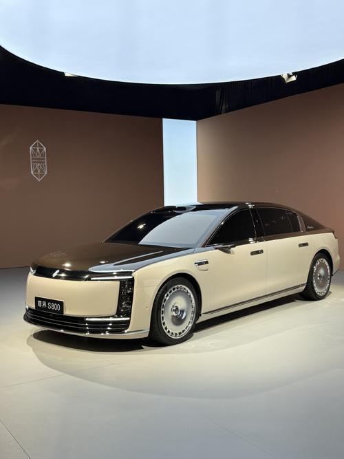尊界S800三十万差价差了什么