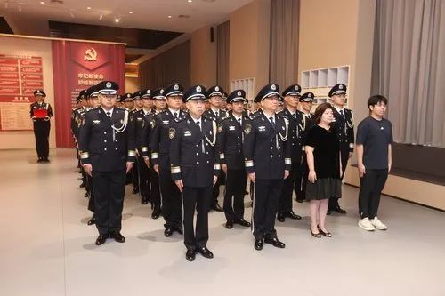 警号012694按下暂停键 铭记忠诚与奉献