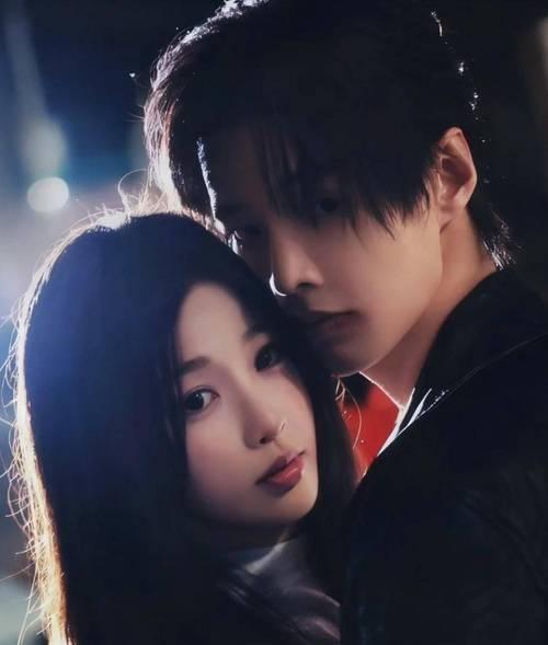 姜暮帮靳朝穿衣服 机车抱封神名场面