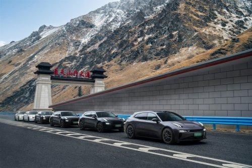 极氪001车队首穿天山胜利隧道 见证新疆交通巨变