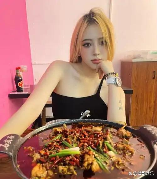 口子姐曾自曝患梅毒手臂溃烂 年轻生命因熬夜消逝