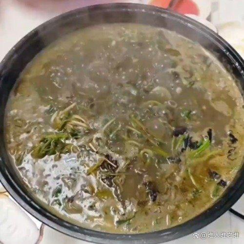 一家人吃自制牛瘪火锅中毒双手变蓝 食品安全警钟再响