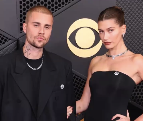 比伯后背纹了海莉纹身 网友：对妻子海莉·比伯的深情告白？