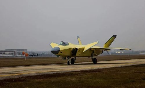 歼-20陆续列装 歼-10未来何去何从 角色转变与新使命