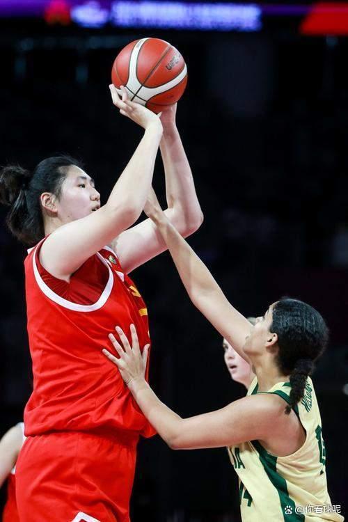 中国女篮严重断档？24岁杨舒予第二年轻 02后球员仅2人 青训危机凸显