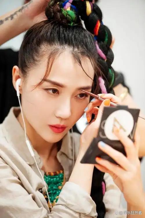 阿朵自曝全家吃隔夜三文鱼中毒 食物安全引反思