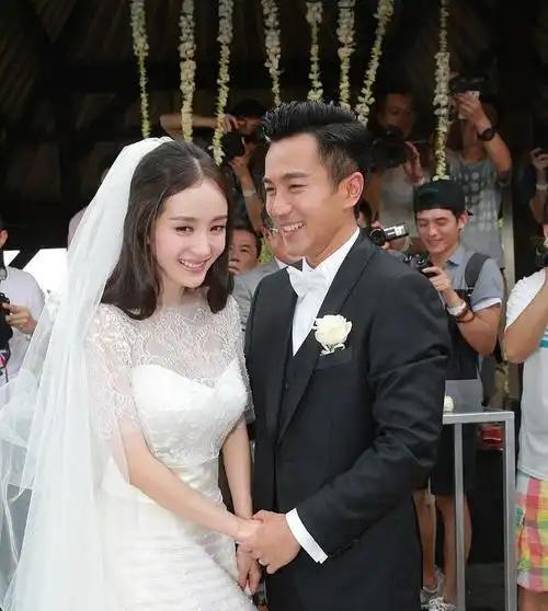 杨幂第一次给刘恺威打电话没东谈主接，第二次打给刘恺威爸爸，对面一直思挂 离异传奇终成真
