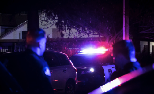 美媒：美国得州一处公寓楼发生枪击事件，致5名青少年受伤