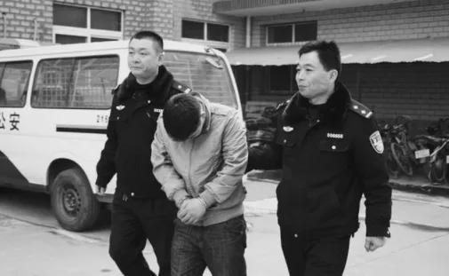 女子去工地探班丈夫 掀错帘帐睡错床被25岁小伙性侵