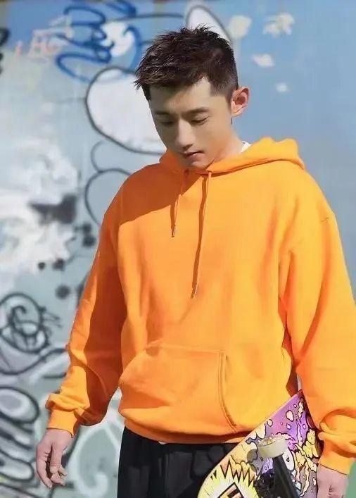 网友支持鼓励景甜 纷纷鼓励其用法律维权   