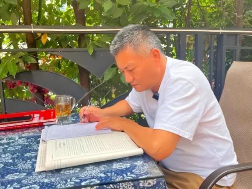 梁實(shí)回應(yīng)連續(xù)29年高考浪費(fèi)公共資源 爭議不斷升級