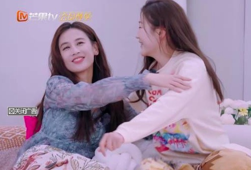 陳夢(mèng)親了黃圣依 女孩們貼貼的友誼好好磕