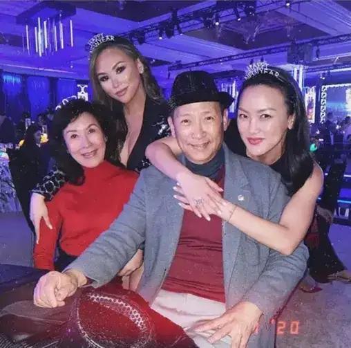 百亿炫富千金订婚！父亲打天下、姐姐守家业，豪门次女直接躺赢了？