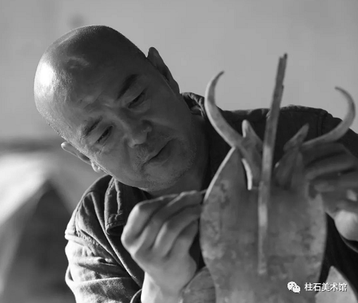 梁占岩丨真实地反映当代农民工的群体生活，粗犷豪放的笔墨中彰显凝重舒朗