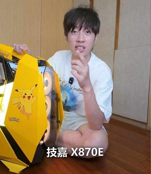 技嘉 AORUS 全明星运筹帷幄合手续发力:跨界联动多边界名东谈主,定制全家桶主机彰显硬核实力