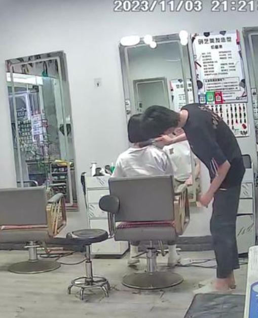 顾客扫码离开后取消支付 引发了广大网友的热议