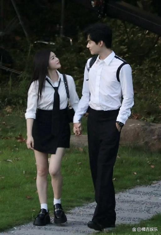 狙击蝴蝶试衣间吻 禁忌好意思学引爆网罗