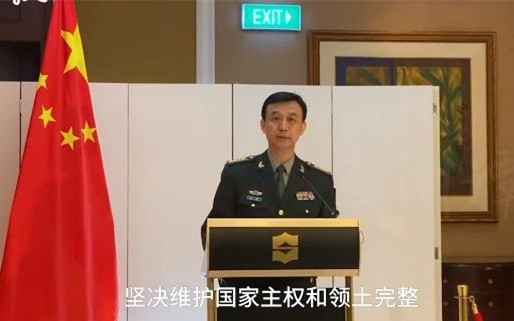 中国国防部新闻发言人吴谦