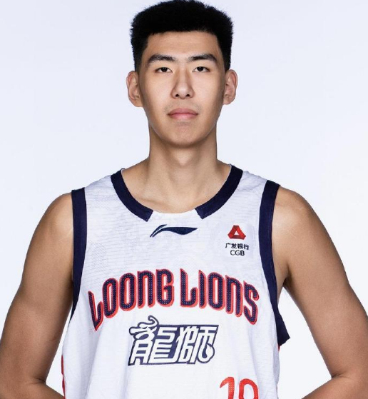 NBA球队邀请徐昕试训 广州主帅回应 全力支持追梦