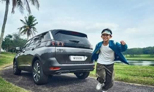 颜值爆表空间大，标致5008开着爽，20万真香？