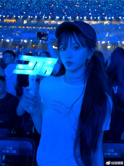 林俊杰给田曦薇迷成啥了 全网最勇追星女