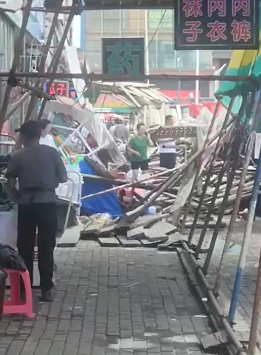 哈尔滨一施工脚手架倒塌 事故具体伤亡情况暂不确定