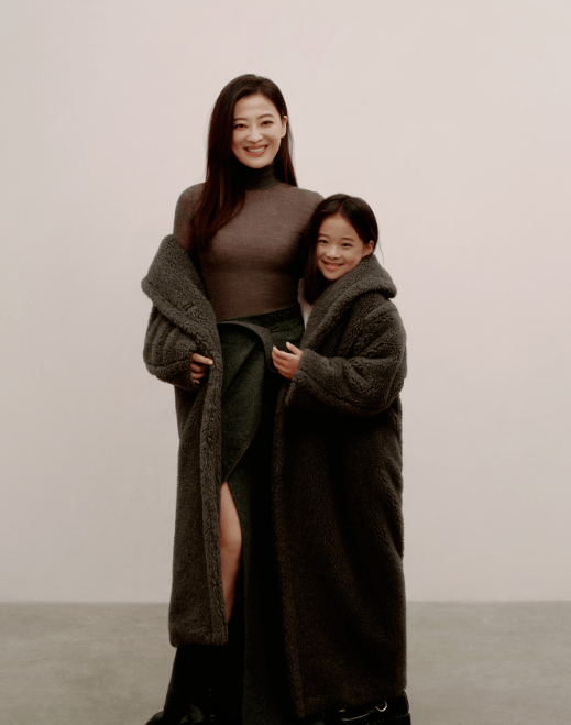 梅婷晒母女大片为快快庆生,否认偏心儿子,与女儿相处如姐妹