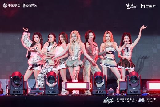 无限X Super Live超级现场｜成都上演飒爽唱跳局