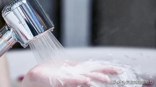 女子听信科学坐月子落下月子病