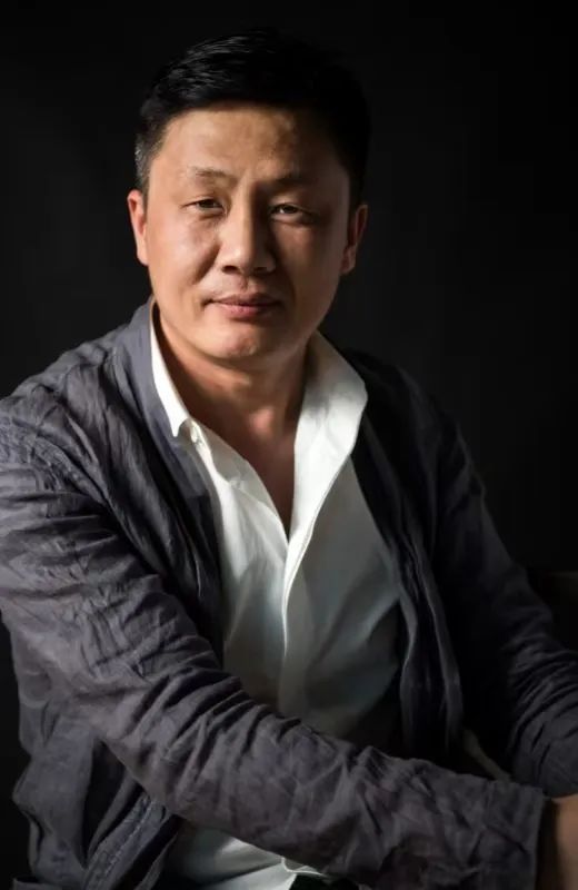 “世象心研——杨晓刚绘画艺术展（济南站）”昨日在济南市美术馆开幕