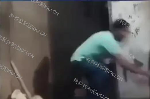 印度男子趁祖母火化时钻入焚尸炉