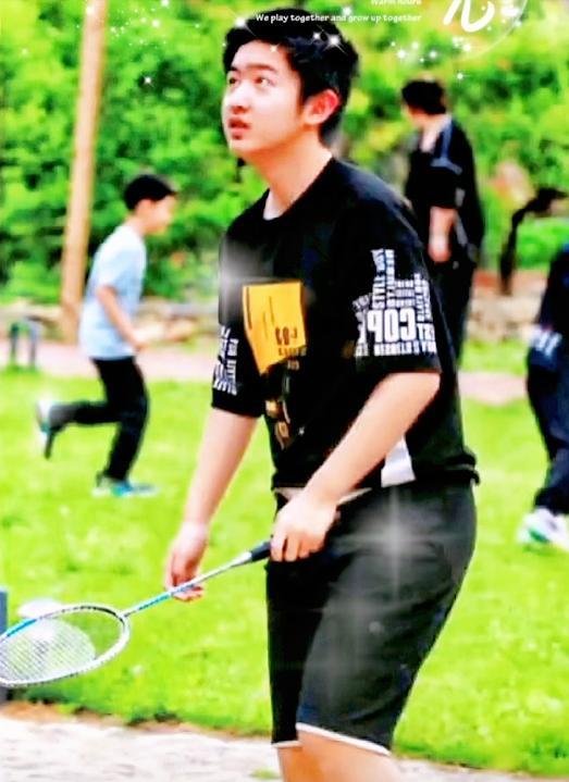 转眼间,于云霆迎来了18岁的成人礼.