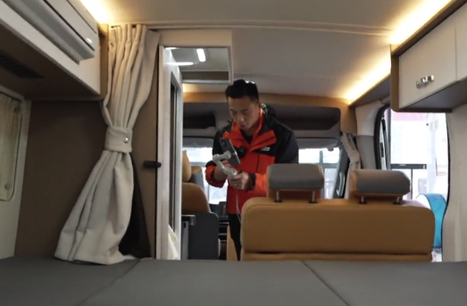 退休后开房车“闯”天涯！车商：购房车主力是老年人
