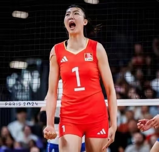 中国女排副攻困境解析：16.3%球量背后 从核心变成配角