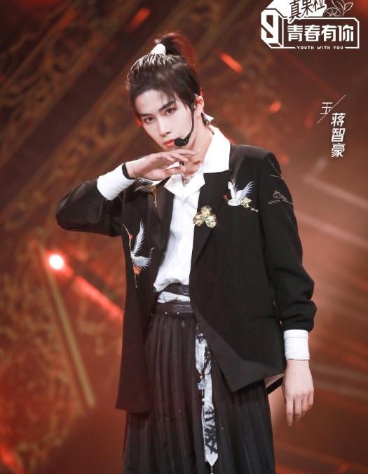 28岁男星回应确诊肺癌晚期：近况不算稳定 但坚持过来了