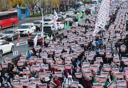 韩最大在野党党首李在明被判无罪 选举资格仍悬而未决