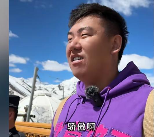 小哥跨越4000米海拔为藏民换新家 致敬高原守护者