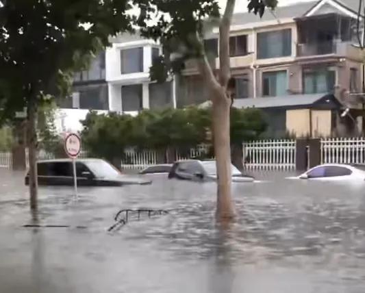 受暴雨影响河南多个景区临时闭园 多地启动防汛应急响应