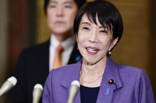 与高市通话后特朗普转头就见驻华大使