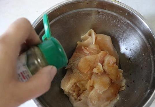 青椒一炒香翻倍，十分钟出下饭神菜，你家厨房缺这招？
