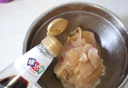 青椒一炒香翻倍，十分钟出下饭神菜，你家厨房缺这招？