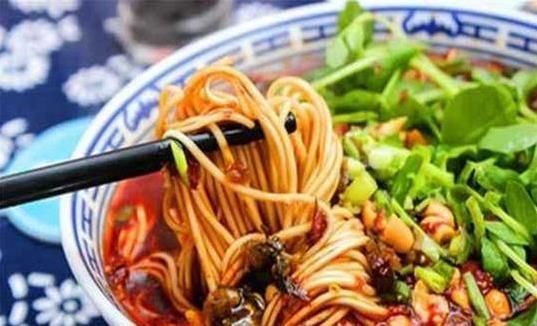 重庆小面辣到飞起却被吐槽，4碗面红遍全国，味道咋变了？