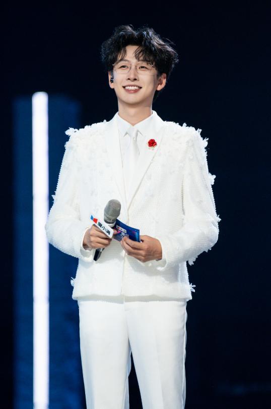 齐思钧主持能力 质疑声中态度引争议