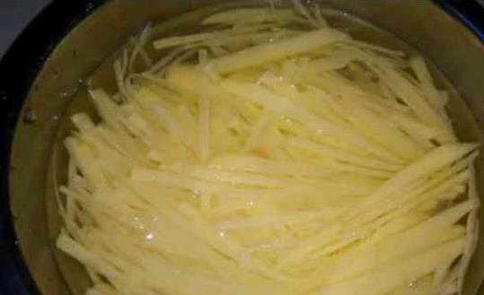 土豆丝炒不好全因这一步，学会放醋秘诀，3分钟出锅超美味