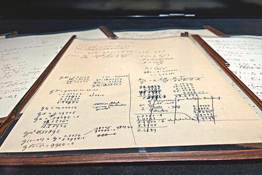 爱因斯坦手稿拍出逾亿港元高价 港媒:李嘉诚买的