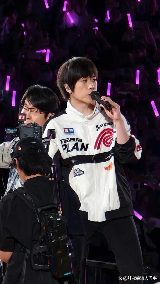 阿信苹果发布会立场争议 信息不完整引发误读