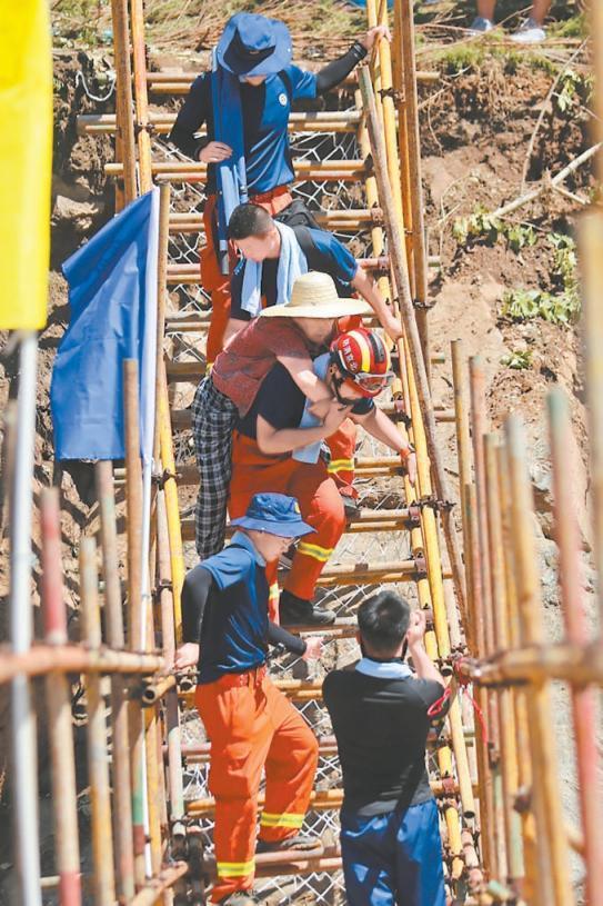 近400人有序移出白河湾