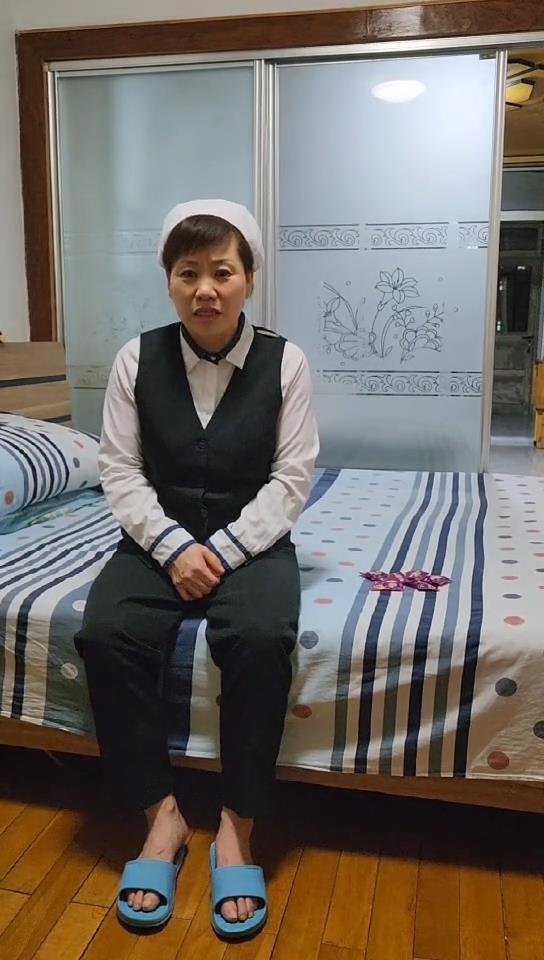 東北列車售貨大姨已恢復(fù)工作 熱情服務(wù)獲網(wǎng)友支持