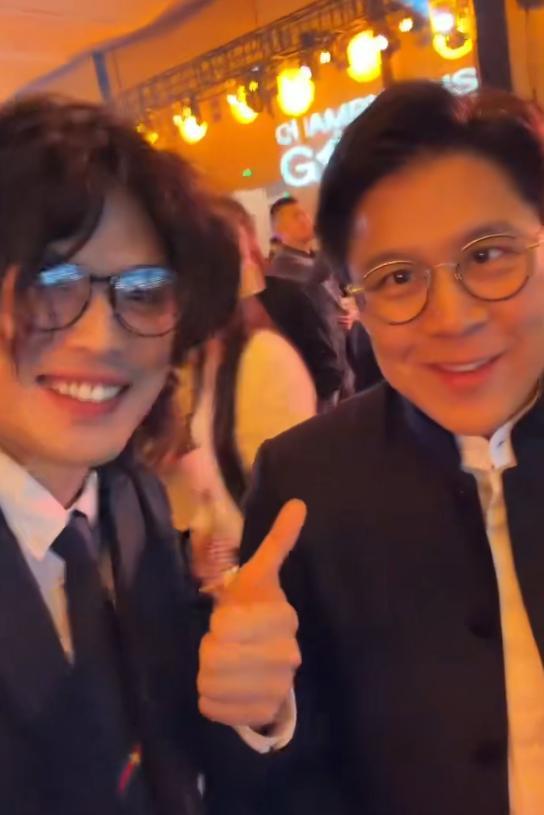 邓亚萍郭晶晶同框了 体育明星齐聚晚宴